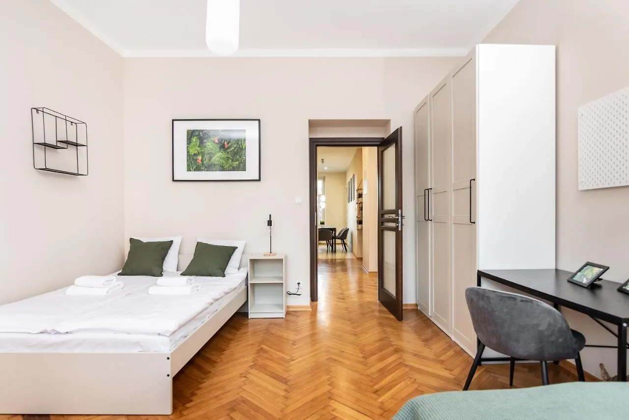 Spacious Apartment Around The Food Market - 5' To The Market Square - By Upstairs Krakow Poland