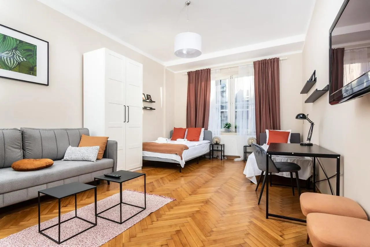 Spacious Apartment Around The Food Market - 5' To The Market Square - By Upstairs Krakow Poland
