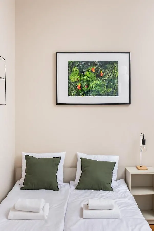 Spacious Apartment Around The Food Market - 5' To The Market Square - By Upstairs Krakow Poland